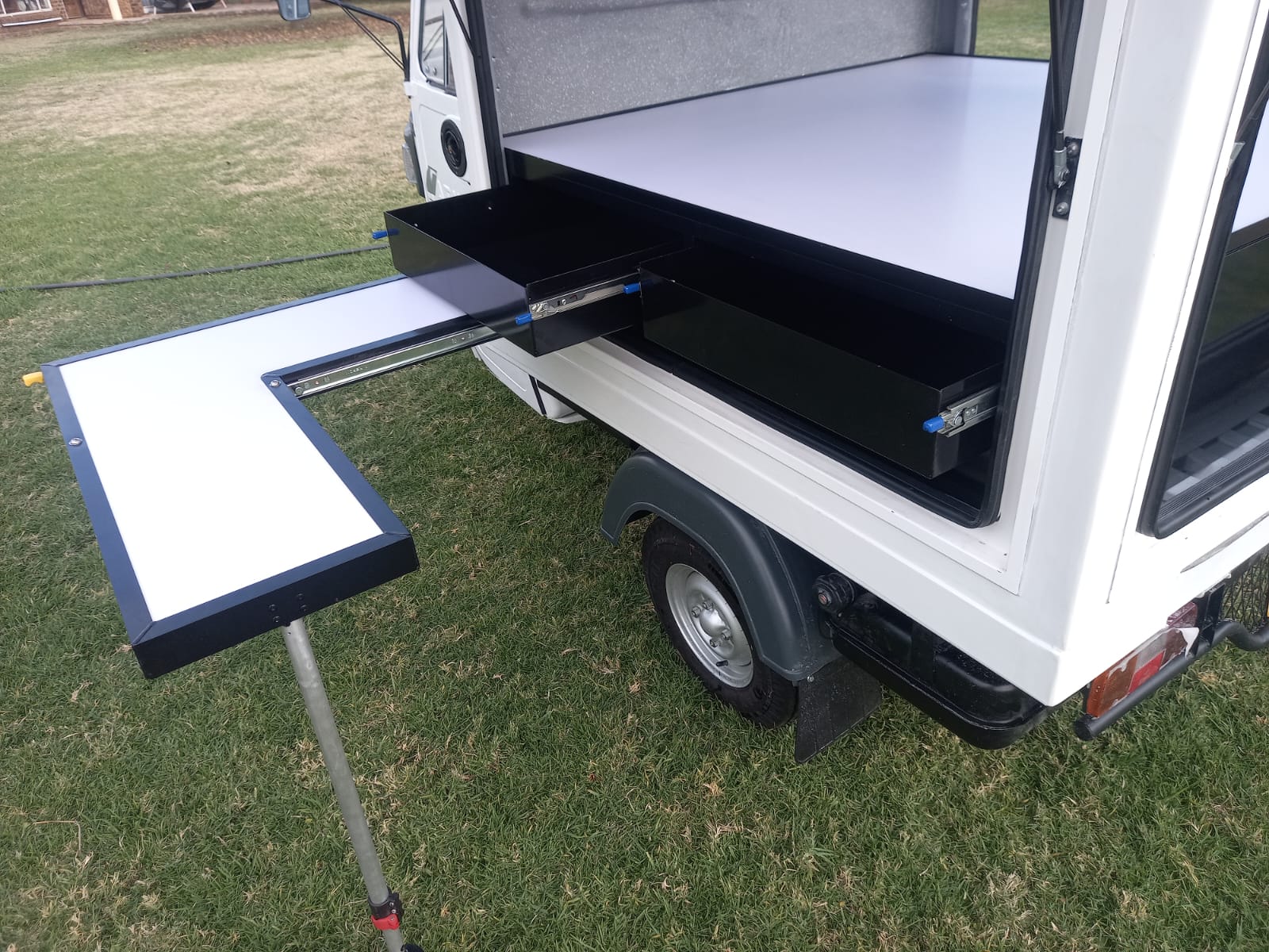Atul GEM mobile vending unit — extended prep counter and storage